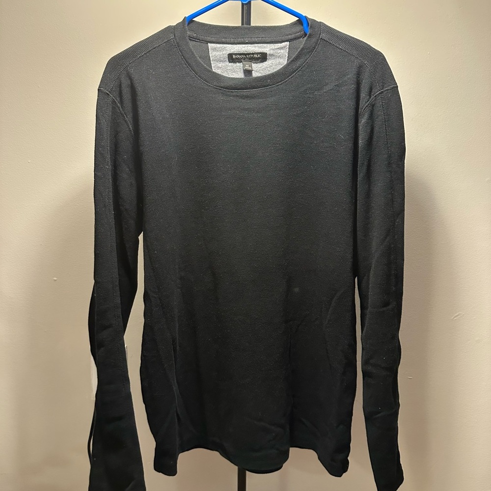 Bannana Republic black long sleeve t-shirt